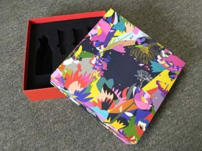 濟(jì)南精品盒廠家告訴你，如何做出創(chuàng)意的化妝品包裝盒