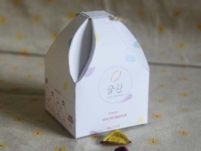 濟南包裝盒廠家設(shè)計的化妝品包裝盒，如何得到消費者認可？